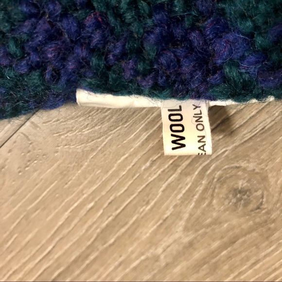 Celtic Wool Ruana Wrap - Picture 4 of 7